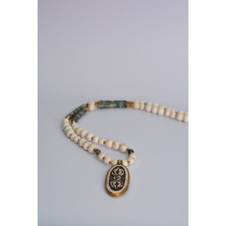 Collier ethnique- tête de lion - Œil de tigre bleue et jaune