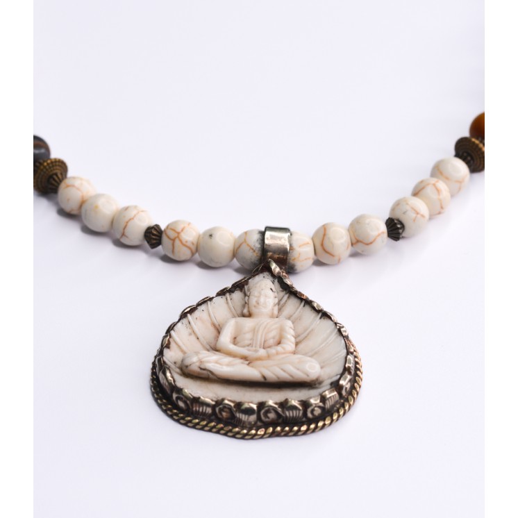 Collier Ethnique - Bouddha petit modèle -Howlite Œil de Tigre mate