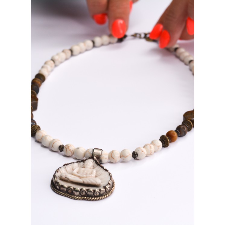 Collier Ethnique - Bouddha petit modèle -Howlite Œil de Tigre mate