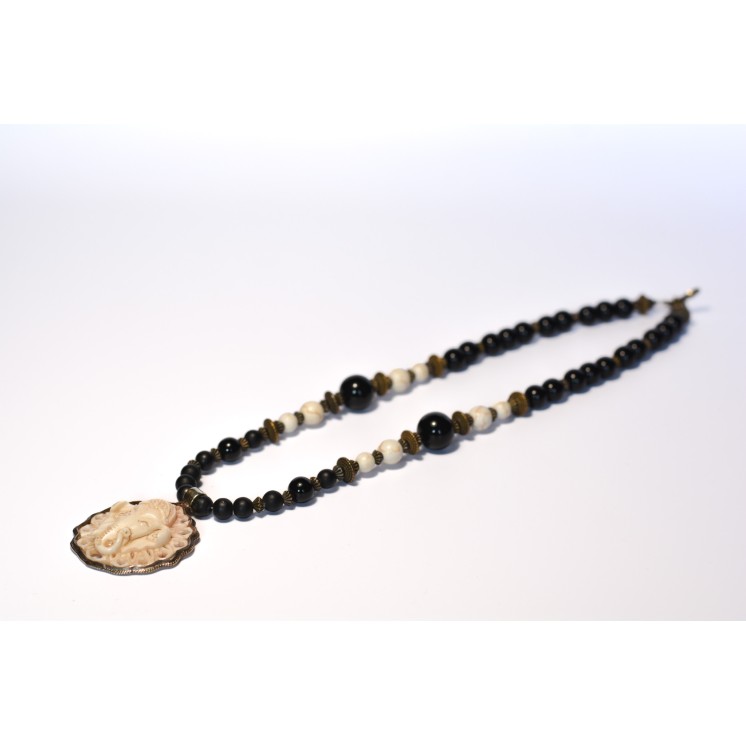 Collier Ethnique - Petit Modèle Ganesh - Onyx noire et Howlite