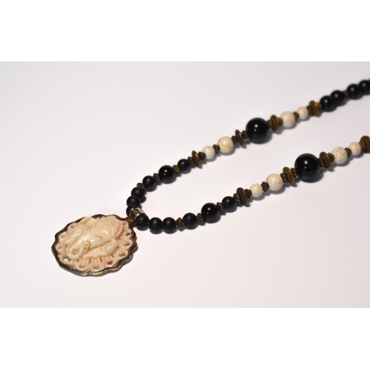 Collier Ethnique - Petit Modèle Ganesh - Onyx noire et Howlite
