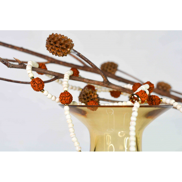 Collier LYA - Pendentif Plume en Howlite et Graines de Bali