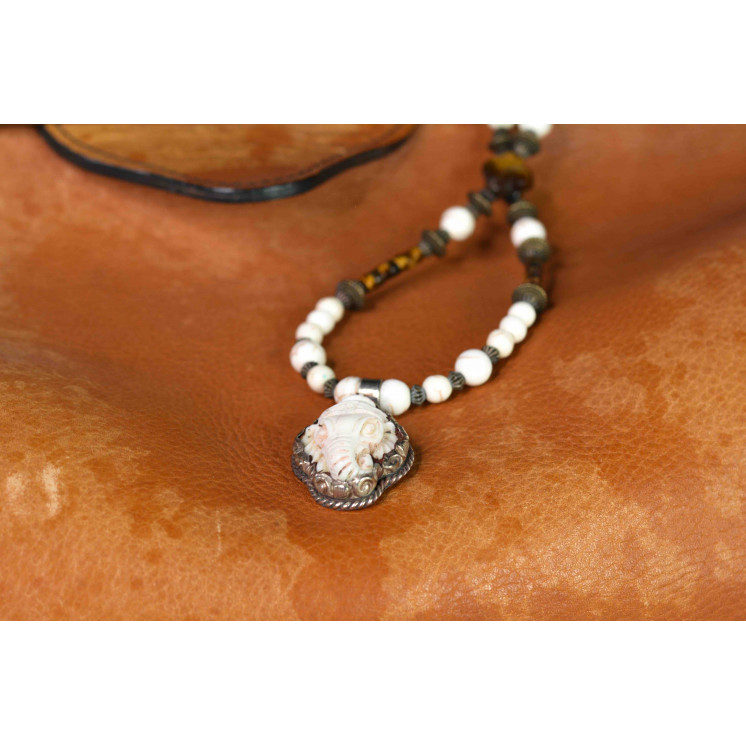 Collier Ethnique - Petit Modèle Ganesh - Howlite et Œil de Tigre