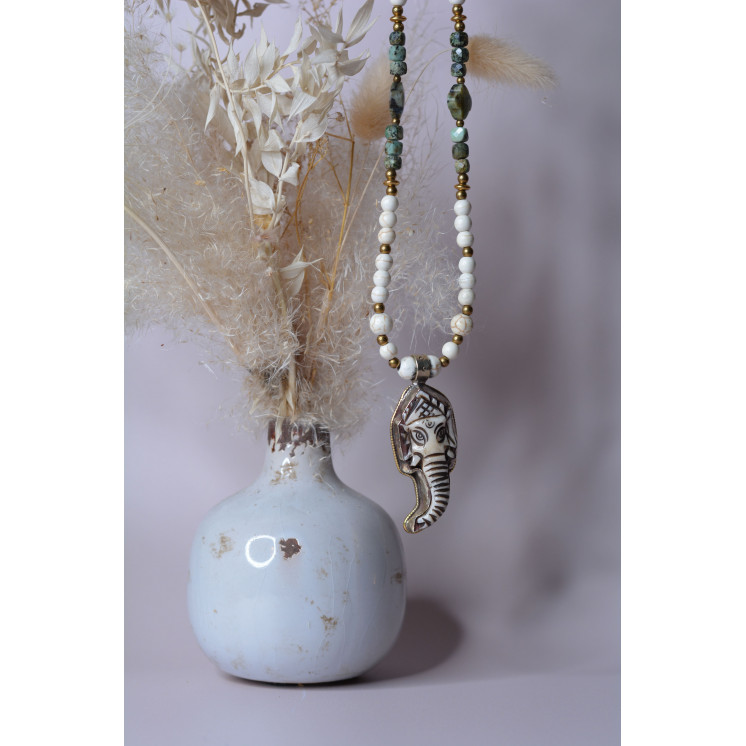 Collier Ethnique - Petit Modèle Éléphant - Howlite Turquoise Africaine